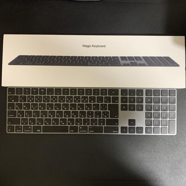 Apple(アップル)のmagic keyboard スマホ/家電/カメラのPC/タブレット(PC周辺機器)の商品写真