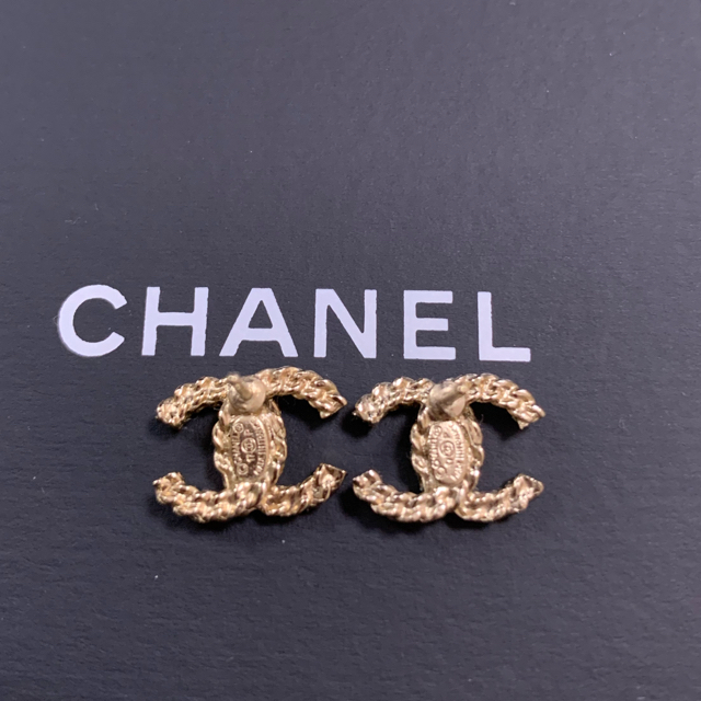 CHANEL(シャネル)のシャネル　ピアス　ピンク　刻印あり レディースのアクセサリー(ピアス)の商品写真