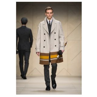 バーバリー(BURBERRY)のバーバリー プローサム トレンチコート2012-13年秋冬メンズコレクション　
(トレンチコート)