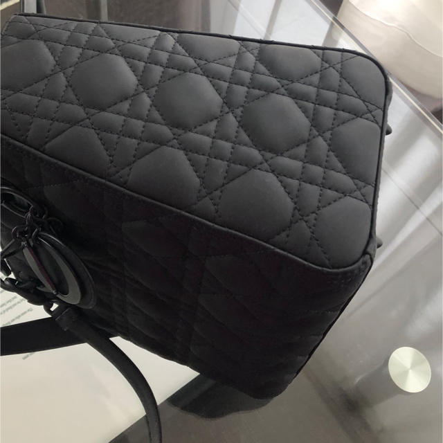 Dior(ディオール)のご専用です。中古品 ladydior マットブラック レディースのバッグ(ハンドバッグ)の商品写真