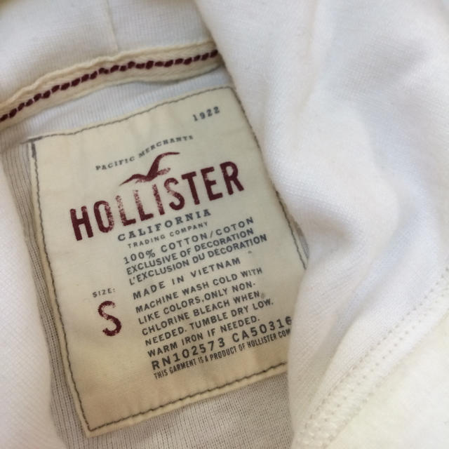 Hollister(ホリスター)のホリスター！パーカー！マーク！白 レディースのトップス(トレーナー/スウェット)の商品写真