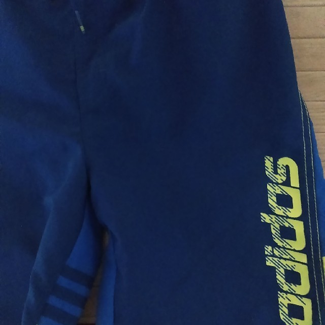 adidas(アディダス)のアディダス　水着　150 キッズ/ベビー/マタニティのキッズ服男の子用(90cm~)(水着)の商品写真