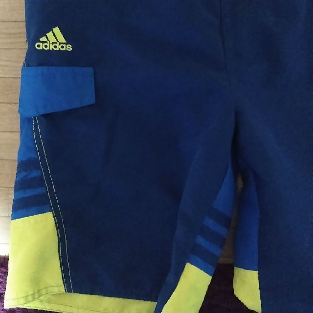 adidas(アディダス)のアディダス　水着　150 キッズ/ベビー/マタニティのキッズ服男の子用(90cm~)(水着)の商品写真