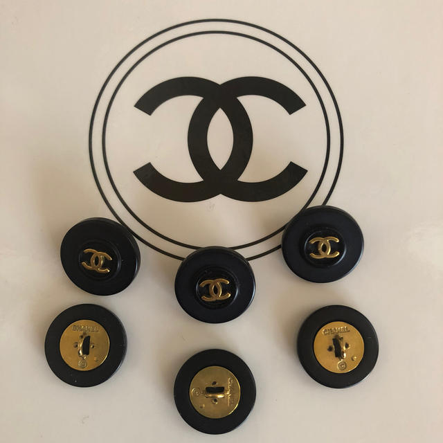 CHANEL(シャネル)のシャネルのボタン ハンドメイドの素材/材料(各種パーツ)の商品写真