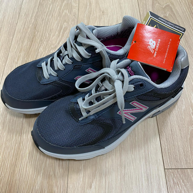 New Balance(ニューバランス)の【べるるん様専用】New Balance WW880GN2 24.5cm レディースの靴/シューズ(スニーカー)の商品写真