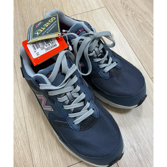 New Balance(ニューバランス)の【べるるん様専用】New Balance WW880GN2 24.5cm レディースの靴/シューズ(スニーカー)の商品写真