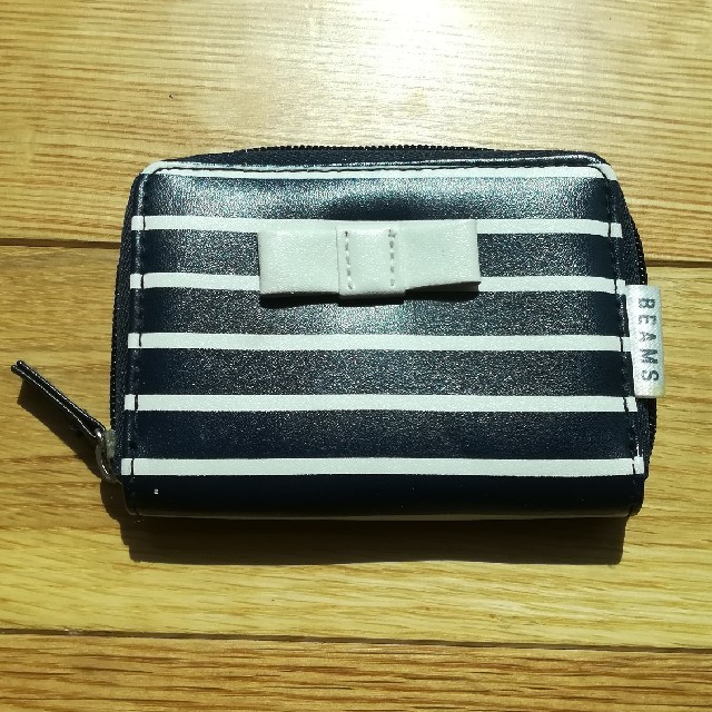 BEAMS(ビームス)のBEAMS　多機能型カードケース　ミニ財布8×10.5×2cm レディースのファッション小物(財布)の商品写真
