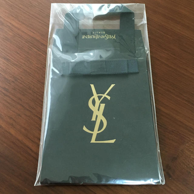 Yves Saint Laurent Beaute(イヴサンローランボーテ)の【新品未使用】 イヴ・サンローラン ギフトバッグ レディースのバッグ(ショップ袋)の商品写真