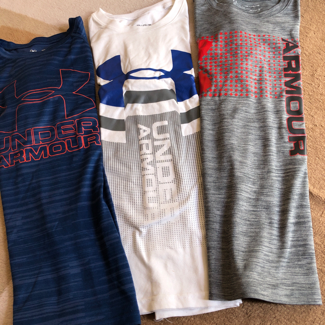 UNDER ARMOUR(アンダーアーマー)の男児Tシャツ5枚 キッズ/ベビー/マタニティのベビー服(~85cm)(Ｔシャツ)の商品写真