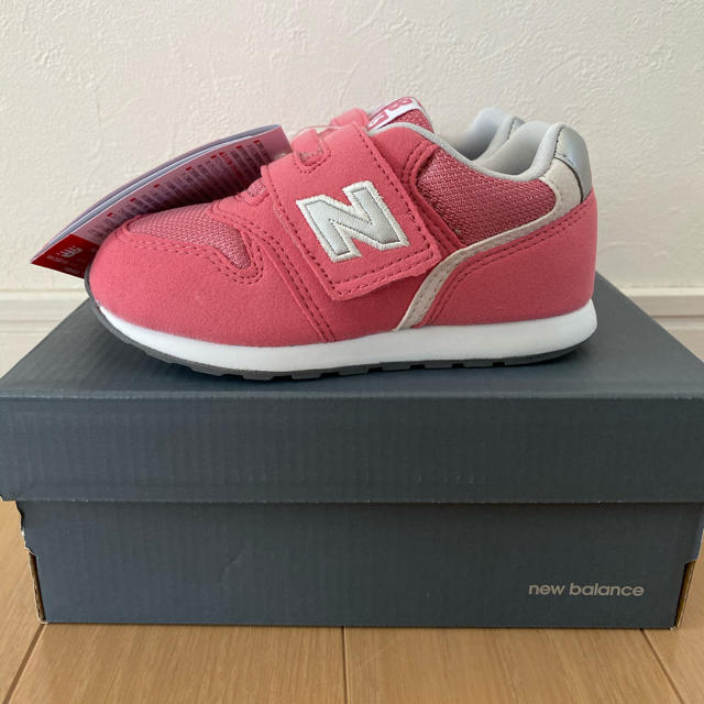 New Balance(ニューバランス)の新品＊ニューバランス　996  最新モデル　キッズ キッズ/ベビー/マタニティのキッズ靴/シューズ(15cm~)(スニーカー)の商品写真