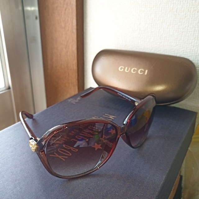 Gucci(グッチ)のGUCCI レディース サングラス レディースのファッション小物(サングラス/メガネ)の商品写真