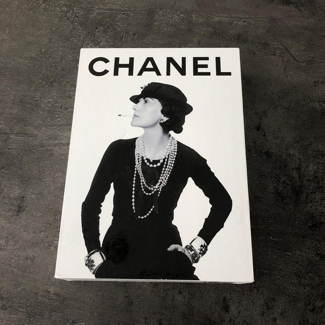 Chanel Chanel シャネル 洋書 写真集 インテリア サンローランの通販 By Shop シャネルならラクマ
