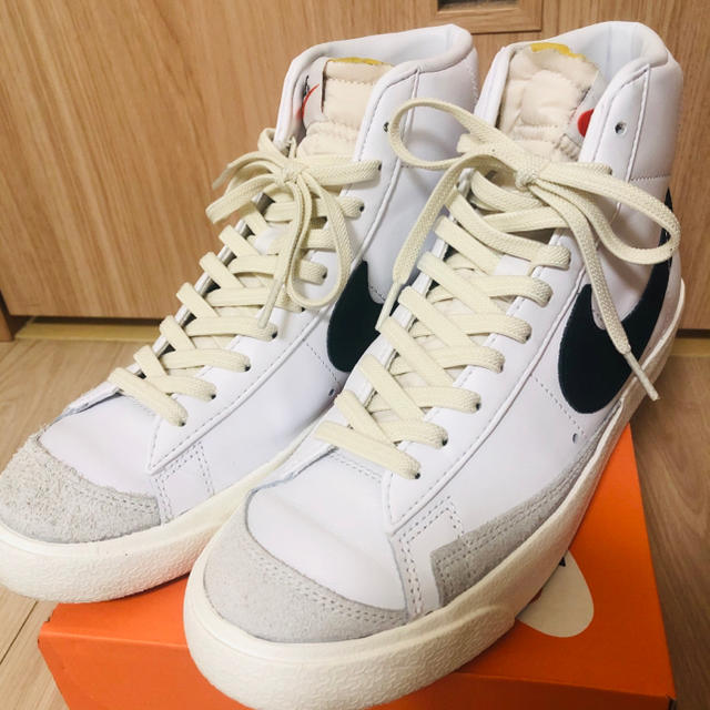 NIKE(ナイキ)の【 即日発送可】NIKE BLAZER MID '77 VNTG 26cm メンズの靴/シューズ(スニーカー)の商品写真