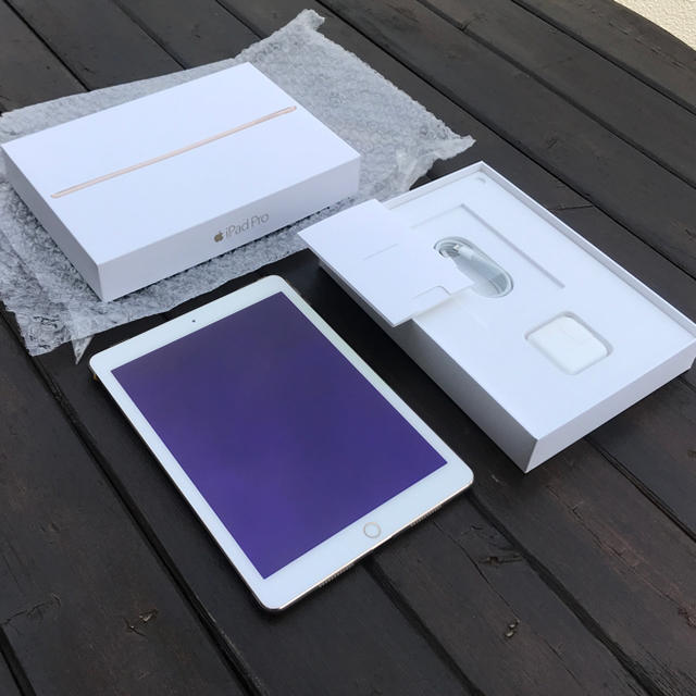 iPad(アイパッド)のiPad Pro 9.7 256GB Wifi+cellular 超美品激安処分 スマホ/家電/カメラのPC/タブレット(タブレット)の商品写真