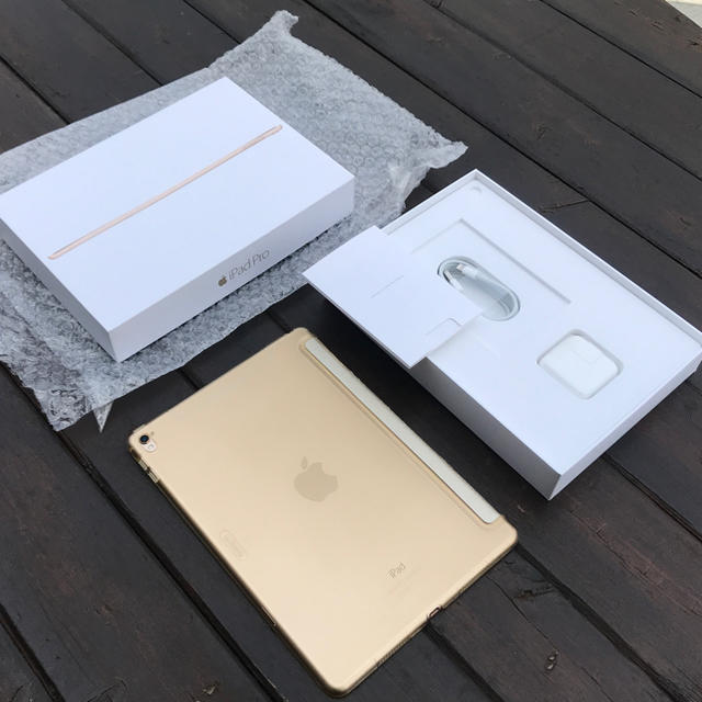 iPad(アイパッド)のiPad Pro 9.7 256GB Wifi+cellular 超美品激安処分 スマホ/家電/カメラのPC/タブレット(タブレット)の商品写真