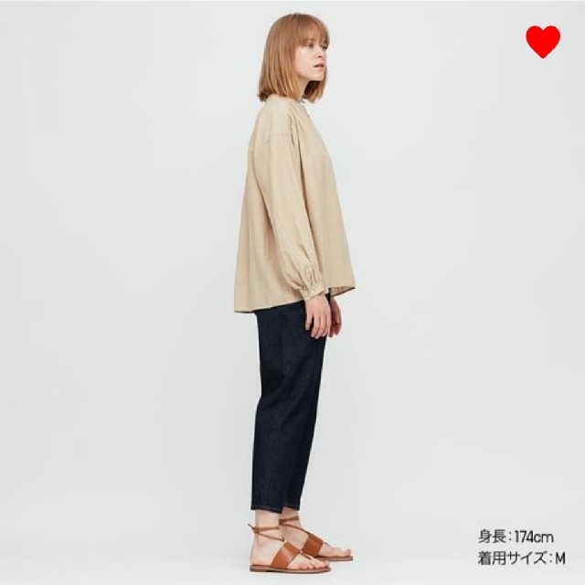 UNIQLO(ユニクロ)のユニクロ コットンドビーギャザーブラウス　ベージュ レディースのトップス(シャツ/ブラウス(長袖/七分))の商品写真