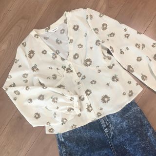 マウジー(moussy)のMOUSSY マーガレットプリントブラウス(シャツ/ブラウス(長袖/七分))