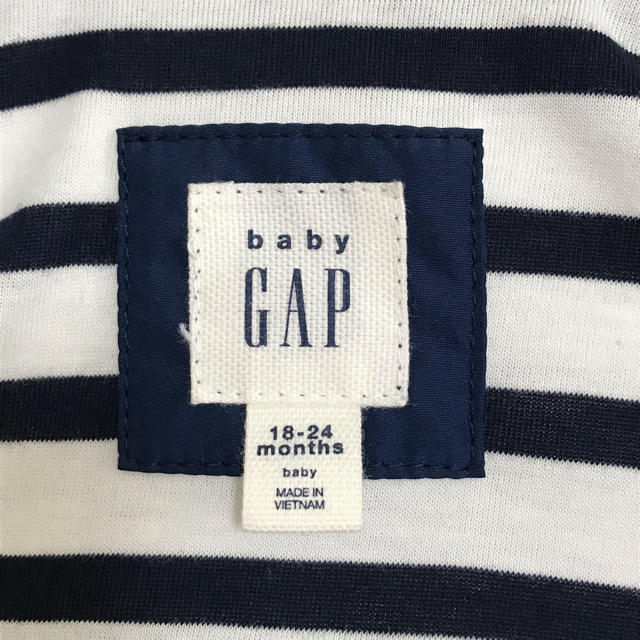 babyGAP(ベビーギャップ)のbaby GAP ジャンパー　90センチ キッズ/ベビー/マタニティのキッズ服男の子用(90cm~)(ジャケット/上着)の商品写真