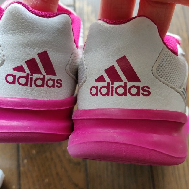 adidas(アディダス)のアディダス　スニーカー　ピンク　14センチ キッズ/ベビー/マタニティのベビー靴/シューズ(~14cm)(スニーカー)の商品写真