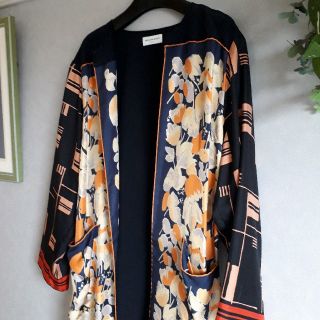 DRIES VAN NOTEN - 美品 ドリスヴァンノッテン フラワーシルクコートの DRIES VAN NOTEN - 美品 ドリスヴァンノッテン フラワーシルクコートの