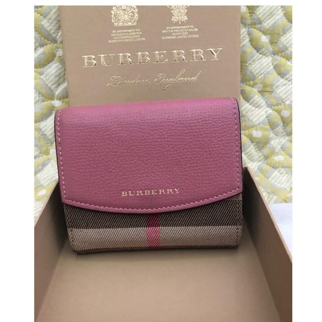 BURBERRY(バーバリー)の美品本物タグ箱付きバーバリーBurberry高級レザー使いチェック柄財布♬ レディースのファッション小物(財布)の商品写真