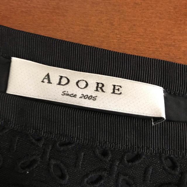 ADORE(アドーア)のADOREスカート レディースのスカート(ひざ丈スカート)の商品写真