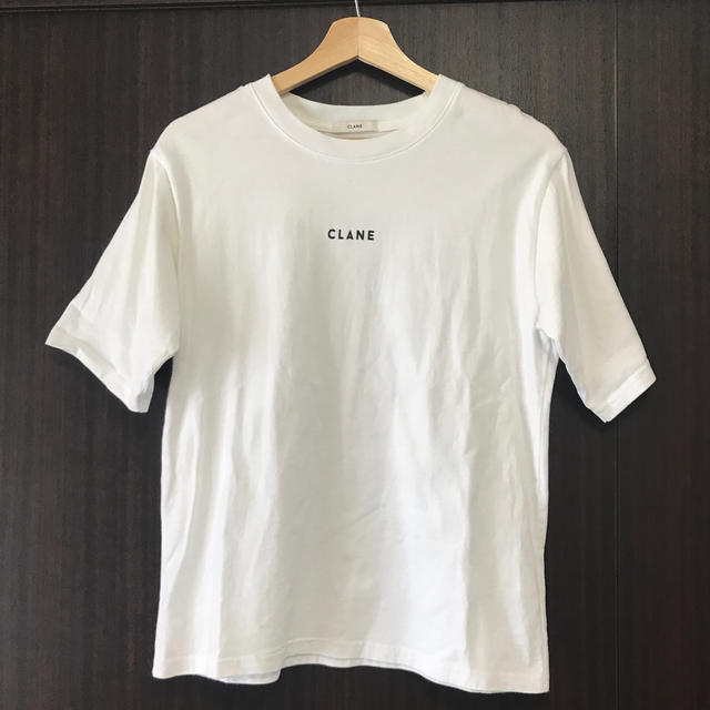 STUDIOUS(ステュディオス)のCLANE   ロゴ　白Tシャツ　クラネ  レディースのトップス(Tシャツ(半袖/袖なし))の商品写真