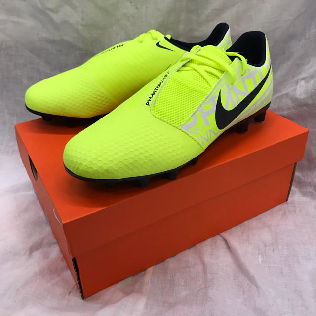 NIKE(ナイキ)の新品　箱付き未使用品　NIKE ナイキ　27.0cm サッカースパイク　黄 スポーツ/アウトドアのサッカー/フットサル(シューズ)の商品写真