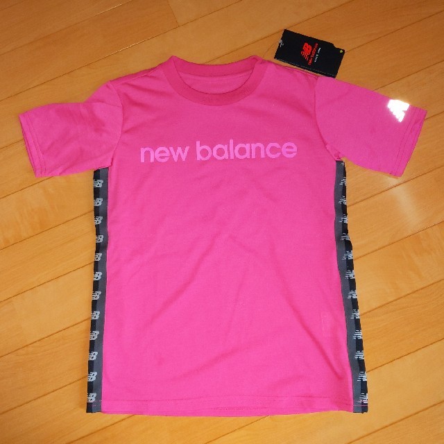 New Balance(ニューバランス)の【新品】new balanceドライTシャツ キッズ/ベビー/マタニティのキッズ服女の子用(90cm~)(Tシャツ/カットソー)の商品写真