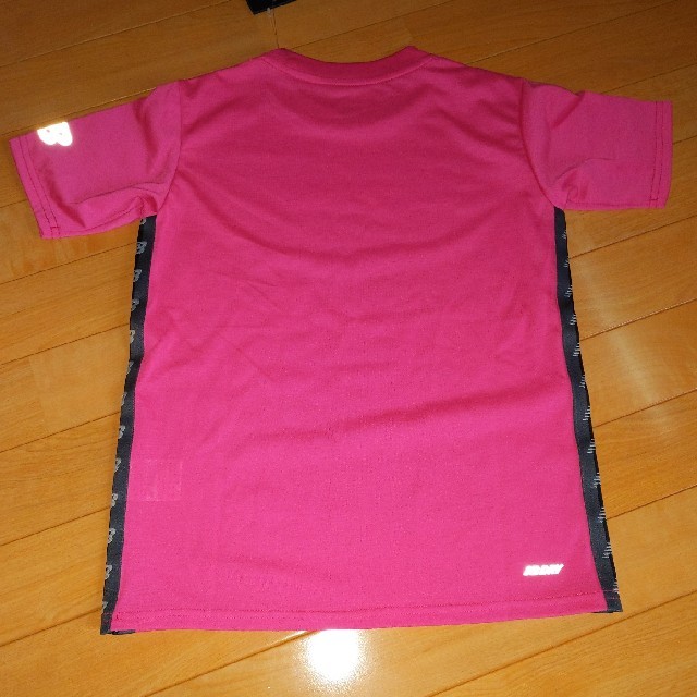 New Balance(ニューバランス)の【新品】new balanceドライTシャツ キッズ/ベビー/マタニティのキッズ服女の子用(90cm~)(Tシャツ/カットソー)の商品写真