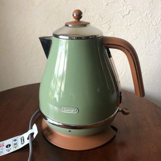 デロンギ(DeLonghi)のデロンギ　アイコナ 電気ケトル　オリーブグリーン(電気ケトル)