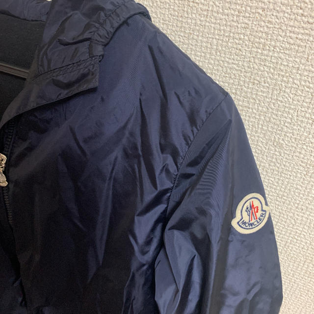 MONCLER(モンクレール)の1回のみ着用　モンクレール　ERINETTE ナイロンパーカー　14A ネイビー レディースのジャケット/アウター(ナイロンジャケット)の商品写真