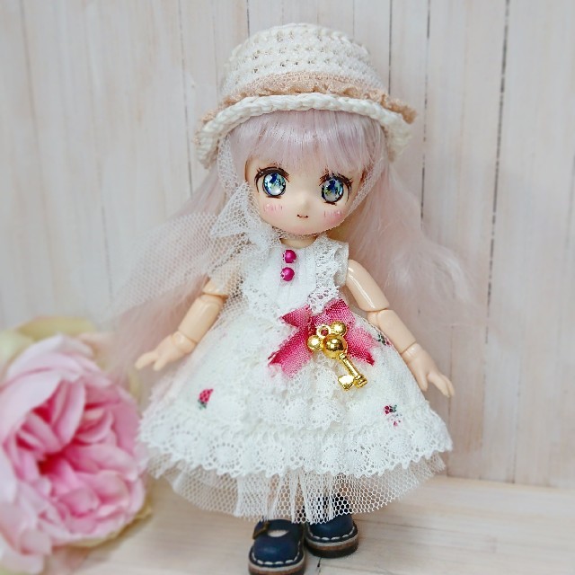 その他オビツ11お洋服☆いちごドレスセット*ねんどろいどどーる