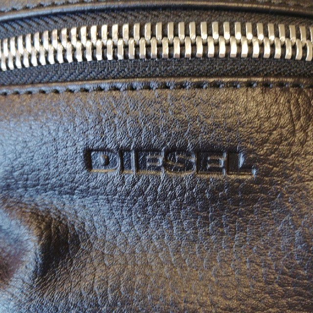 DIESEL(ディーゼル)のDIESEL メンズウェストポーチ　カウレザー メンズのバッグ(ウエストポーチ)の商品写真