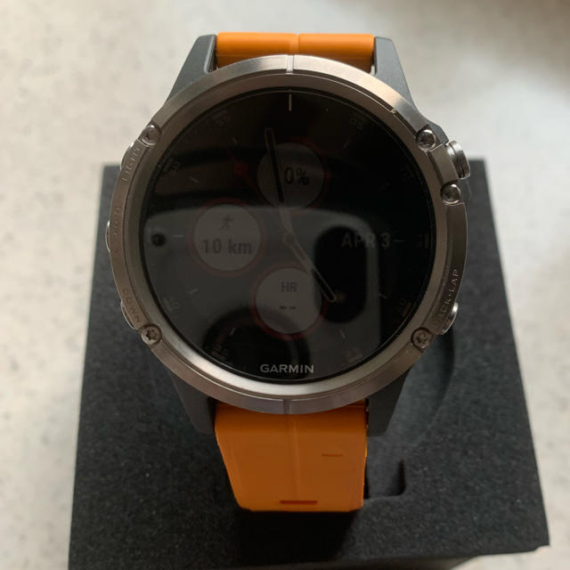 GARMIN(ガーミン)のgarmin fenix5plus ti glayサファイア 美品　おまけ付き メンズの時計(腕時計(デジタル))の商品写真