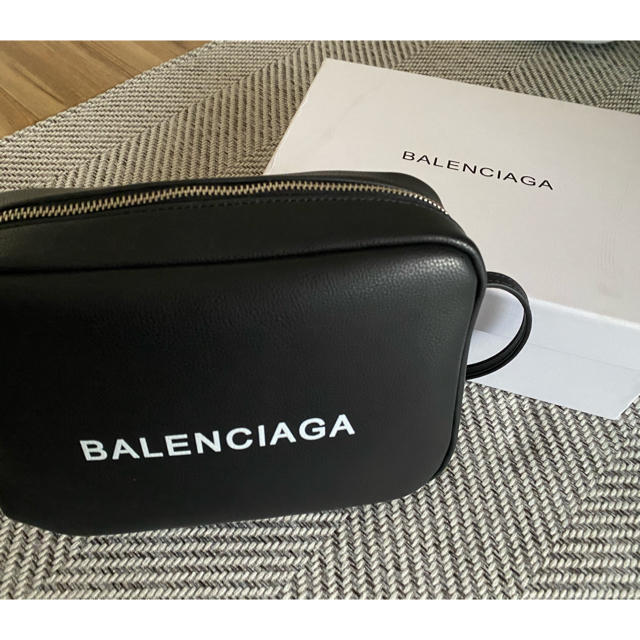 BALENCIAGA