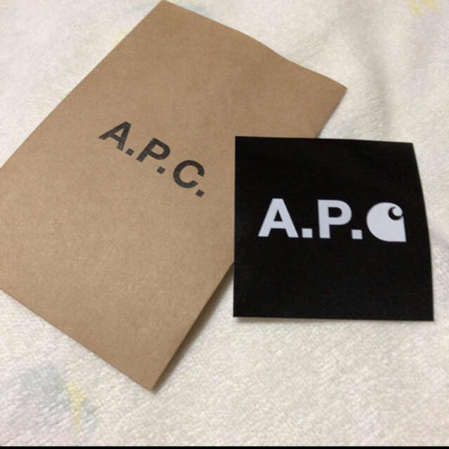 A.P.C(アーペーセー)の【限定値下げ】T-SHIRT FIRE - A.P.C. Blanc メンズのトップス(Tシャツ/カットソー(半袖/袖なし))の商品写真