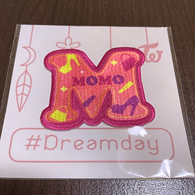 TWICE(トゥワイス)のtwice モモ(모모)ワッペン dreamday  kpopグッズ エンタメ/ホビーのタレントグッズ(アイドルグッズ)の商品写真