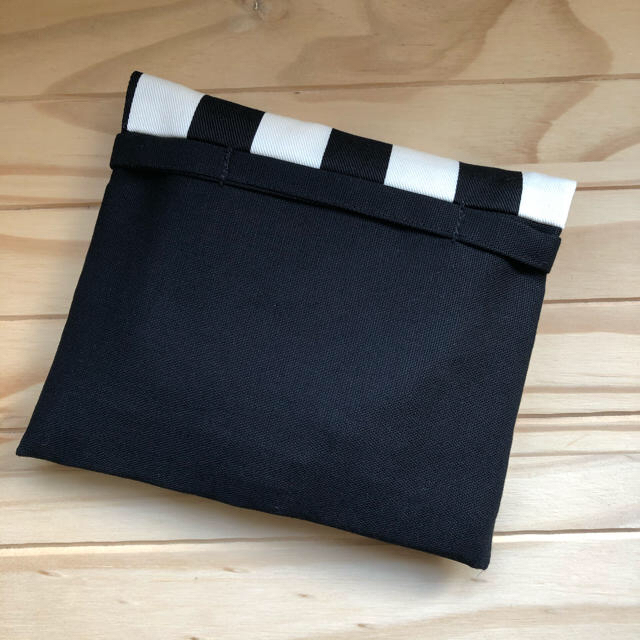 移動ポケット　縦ストライプ(黒太)×ブラック　NO.232 ハンドメイドのキッズ/ベビー(外出用品)の商品写真