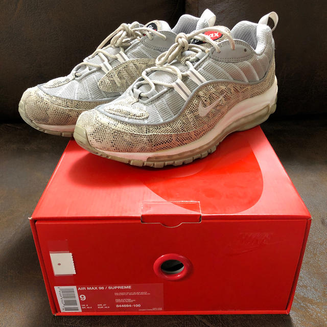 NIKE スネーク 27cmの通販 by T.A.G's shop|ナイキならラクマ 売り半額 【送料込み】赤27センチsupreme ×air max98 Nike スニーカー