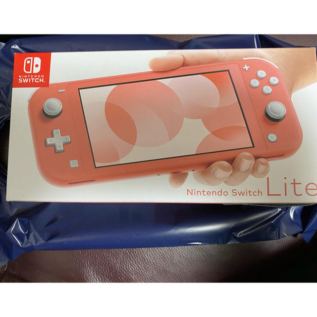 Nintendo Switch Lite コーラル