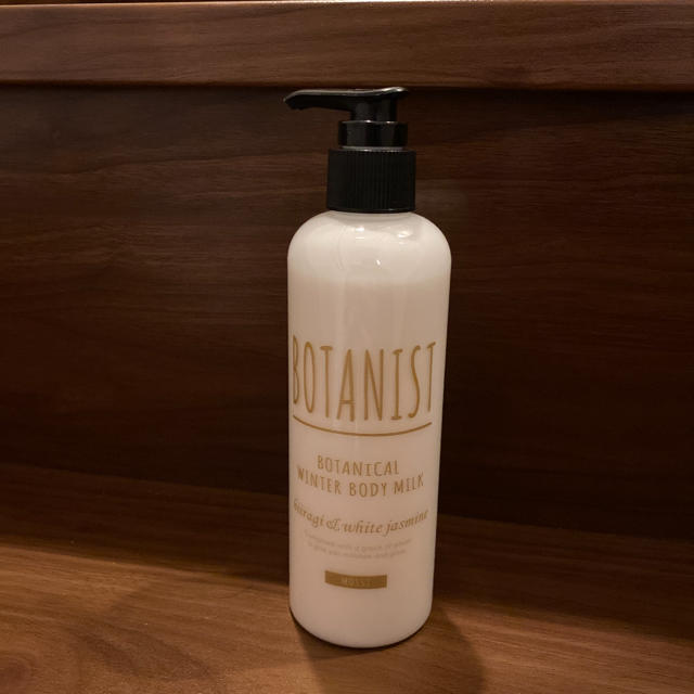 BOTANIST(ボタニスト)の新品　ボタニカルウィンターボディミルク　240ml コスメ/美容のボディケア(ボディローション/ミルク)の商品写真