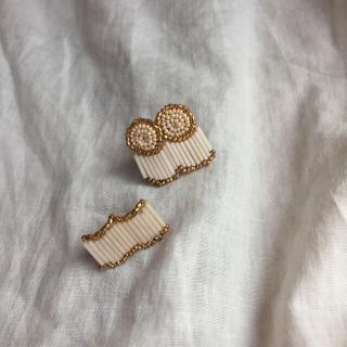 ステュディオス(STUDIOUS)の限定値下 vintage 刺繍 ビーズ ピアス (ピアス)