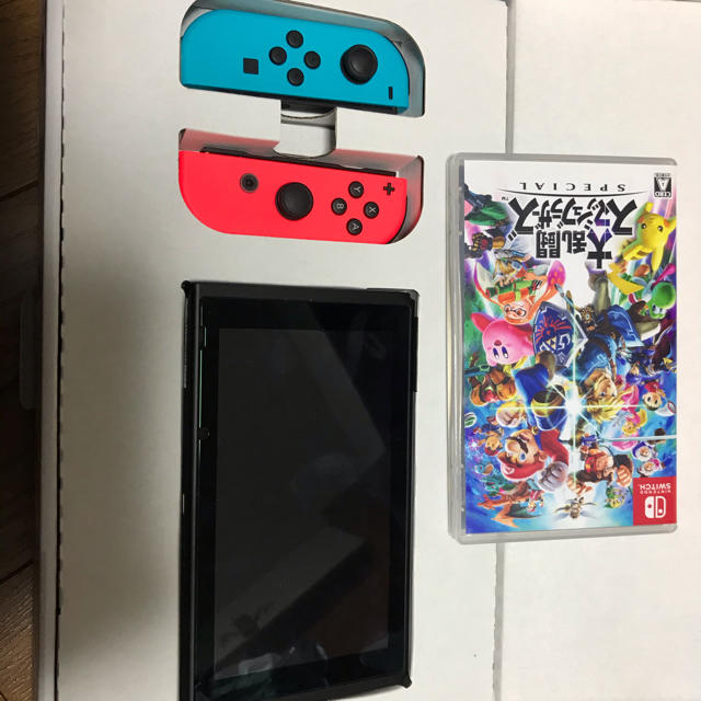 Nintendo Switch(ニンテンドースイッチ)のNintendo Switch Joy-Con とスマッシュブラザーズ エンタメ/ホビーのゲームソフト/ゲーム機本体(家庭用ゲーム機本体)の商品写真