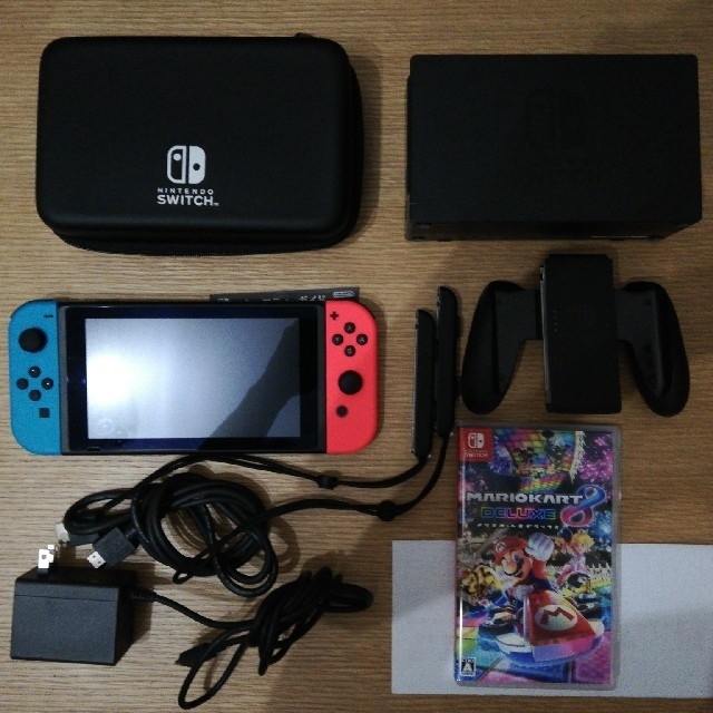 Nintendo switch(新型) 本体 + マリオカート8 デラックス Nintendo switch(新型) 本体 + マリオカート8 デラックス