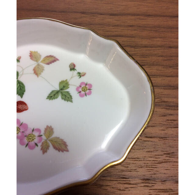 WEDGWOOD(ウェッジウッド)のWEDGWOOD ワイルドストロベリー シルバートレイ(中古) インテリア/住まい/日用品のキッチン/食器(食器)の商品写真