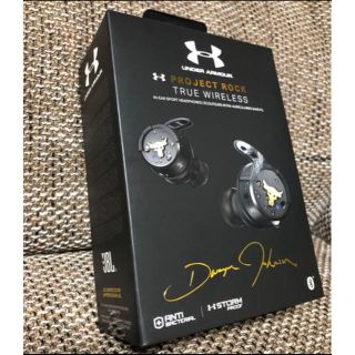 アンダーアーマー(UNDER ARMOUR)のラスト1点新品アンダーアーマーワイヤレス フラッシュイヤホン プロジェクトロック(ヘッドフォン/イヤフォン)