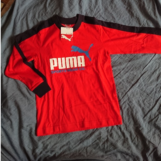 PUMA(プーマ)のプーマ長袖Tシャツ130 キッズ/ベビー/マタニティのキッズ服男の子用(90cm~)(Tシャツ/カットソー)の商品写真