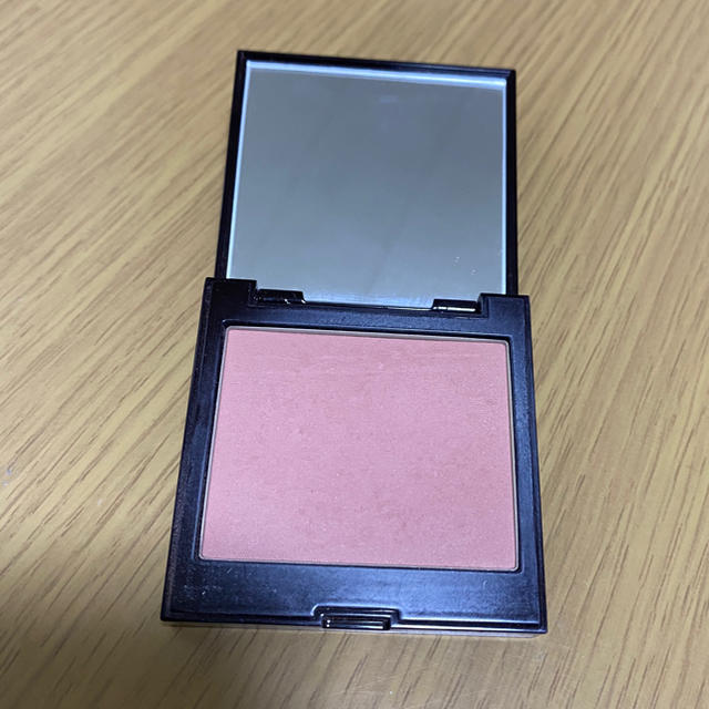 laura mercier(ローラメルシエ)のローラメルシエ　チャイ コスメ/美容のベースメイク/化粧品(チーク)の商品写真