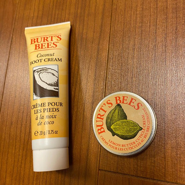 BURT'S BEES(バーツビーズ)のバーツビーズ　フットクリーム&リップバーム コスメ/美容のボディケア(ボディクリーム)の商品写真